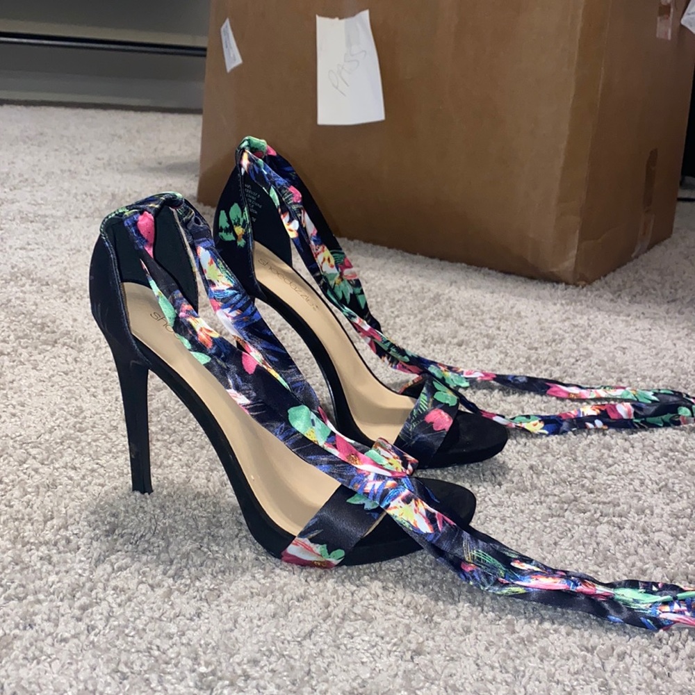 Flower print heels - Shoedazzle